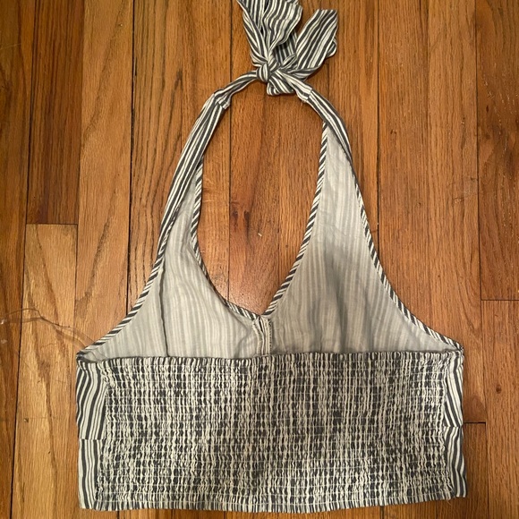 crop top - Picture 2 of 2